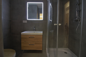 koupelna - Pronájem bytu 1+1 v osobním vlastnictví 33 m², Kadaň