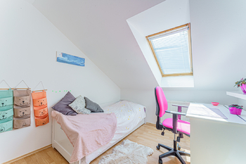 Prodej domu 306 m², Zlatníky-Hodkovice