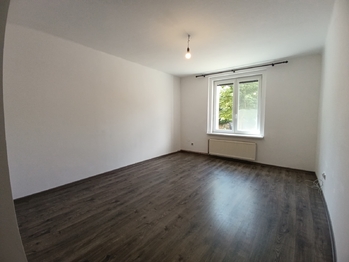 obývací část - Pronájem bytu 2+kk v osobním vlastnictví 61 m², Teplice