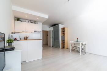 Pronájem bytu 1+kk v družstevním vlastnictví 35 m², Praha 9 - Střížkov