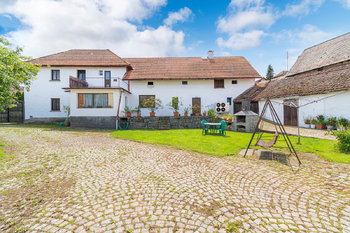 Prodej domu 174 m², Kozárovice