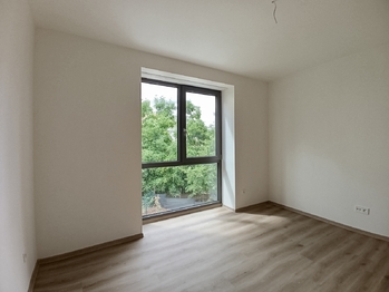 pokoj 1 - Pronájem bytu 3+kk v osobním vlastnictví 86 m², Bystřany
