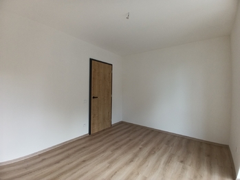 pokoj 2 - Pronájem bytu 3+kk v osobním vlastnictví 86 m², Bystřany