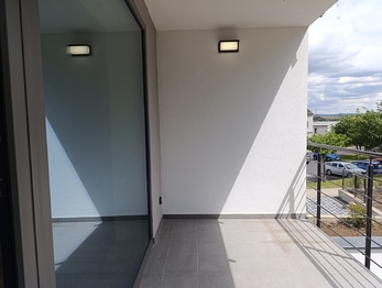 balkon - Pronájem bytu 3+kk v osobním vlastnictví 86 m², Bystřany