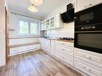 kuchyň - Prodej bytu 2+1 v osobním vlastnictví 75 m², Příbram