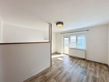 obývací pokoj - Prodej bytu 2+1 v osobním vlastnictví 75 m², Příbram