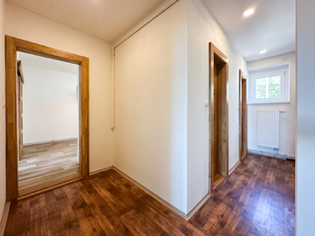chodba - Prodej bytu 2+1 v osobním vlastnictví 75 m², Příbram