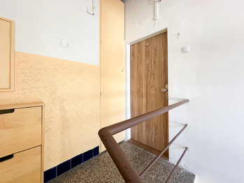 vstup do bytu - Prodej bytu 2+1 v osobním vlastnictví 75 m², Příbram