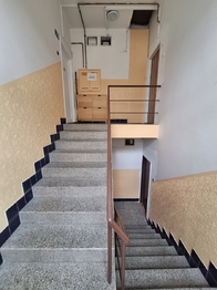 společné prostory - Prodej bytu 2+1 v osobním vlastnictví 75 m², Příbram