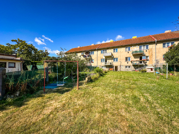 pohled ze zahrady - Prodej bytu 2+1 v osobním vlastnictví 75 m², Příbram