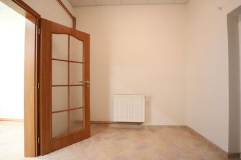 Pronájem obchodních prostor 75 m², Karlovy Vary