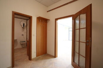 Pronájem obchodních prostor 75 m², Karlovy Vary