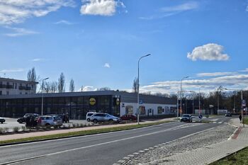 supermarket v blízkosti - Pronájem bytu 2+kk v osobním vlastnictví 60 m², Milovice