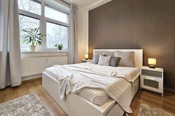 ložnice - Pronájem bytu 2+kk v osobním vlastnictví 60 m², Milovice