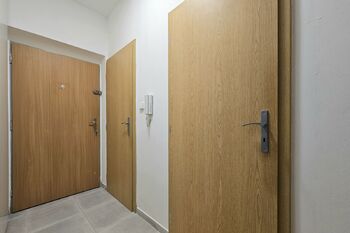 chodba - Pronájem bytu 2+kk v osobním vlastnictví 60 m², Milovice