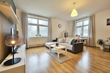 obývací pokoj - Pronájem bytu 2+kk v osobním vlastnictví 60 m², Milovice