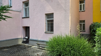 Dvorní trakt za domem - Prodej obchodních prostor 99 m², Brno