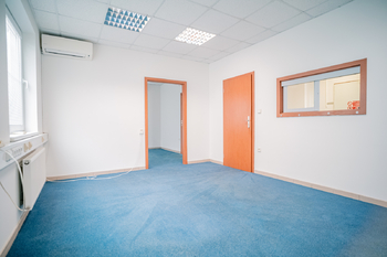 Pronájem skladovacích prostor 2725 m², Hradec Králové