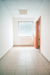 Pronájem skladovacích prostor 2725 m², Hradec Králové