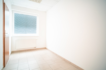 Pronájem skladovacích prostor 2725 m², Hradec Králové