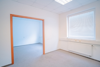 Pronájem skladovacích prostor 2725 m², Hradec Králové