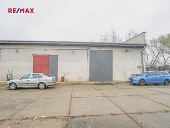 manipulační prostor - Pronájem skladovacích prostor 100 m², Hůry