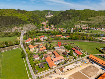 Prodej pozemku 1256 m², Karlštejn