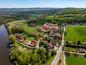 Prodej pozemku 1256 m², Karlštejn