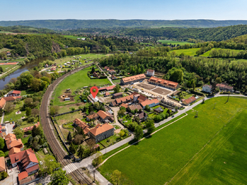 Prodej pozemku 1256 m², Karlštejn