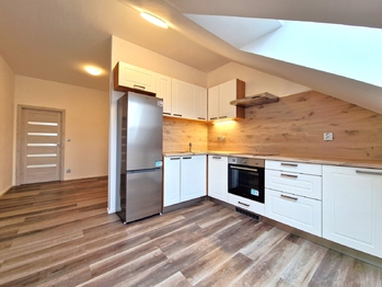 Pronájem bytu 2+1 v osobním vlastnictví 64 m², Lochovice