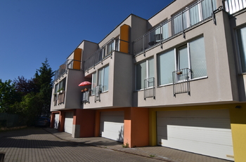 Prodej bytu 3+kk v osobním vlastnictví 92 m², Praha 10 - Horní Měcholupy