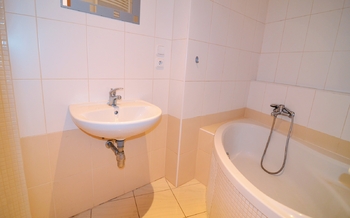 Prodej bytu 3+kk v osobním vlastnictví 92 m², Praha 10 - Horní Měcholupy