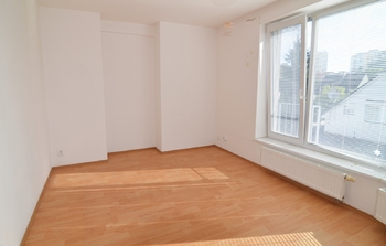 Prodej bytu 3+kk v osobním vlastnictví 92 m², Praha 10 - Horní Měcholupy