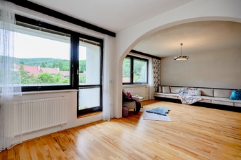 2 NP obývací pokoj - Prodej domu 280 m², Brno