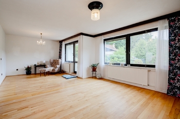 3 NP obývací pokoj foto 1 - Prodej domu 280 m², Brno