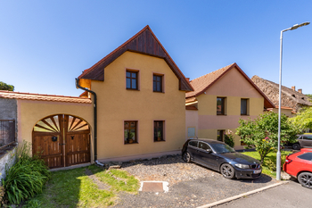 Štít rodinného domu - Prodej domu 174 m², Hrobčice