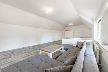 Obývací prostor - Prodej domu 174 m², Hrobčice