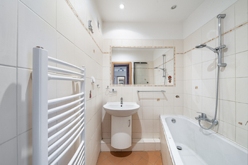 Prodej bytu 3+kk v osobním vlastnictví 74 m², Hradec Králové