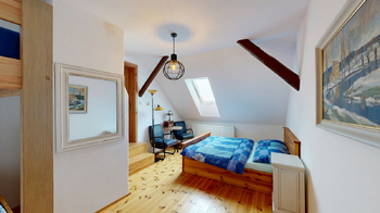 ložnice v podkroví - Prodej domu 220 m², Studená