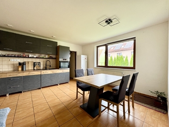 Kuchyně - Prodej domu 313 m², Dolní Újezd 