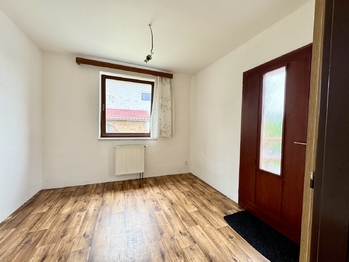 Vstupní místnost - Prodej obchodních prostor 313 m², Dolní Újezd