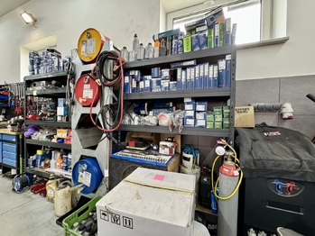 Prodej obchodních prostor 313 m², Dolní Újezd
