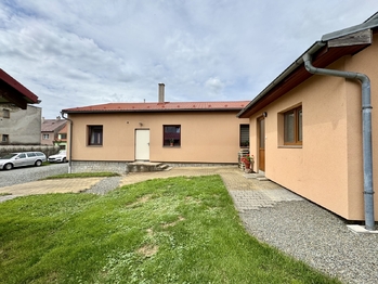 Prodej obchodních prostor 313 m², Dolní Újezd