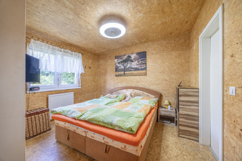 Ložnice - Prodej chaty / chalupy 50 m², Káraný