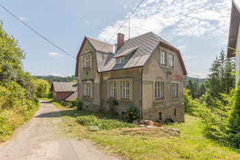 Pohled na dům - Prodej chaty / chalupy 190 m², Zlatá Olešnice