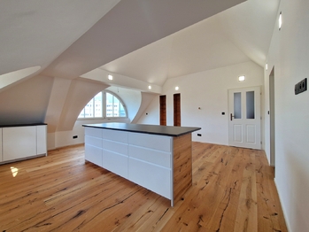 Pronájem kancelářských prostor 676 m², Praha 4 - Braník