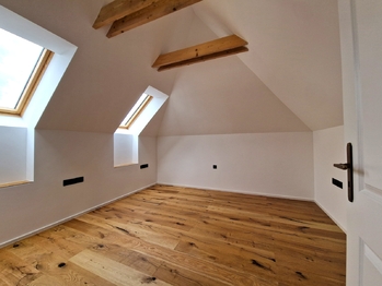 Pronájem kancelářských prostor 676 m², Praha 4 - Braník