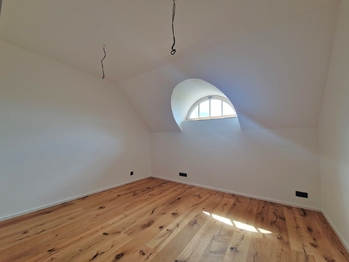 Pronájem kancelářských prostor 676 m², Praha 4 - Braník