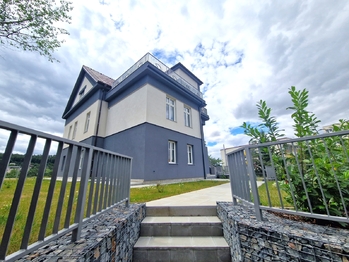 Pronájem kancelářských prostor 676 m², Praha 4 - Braník