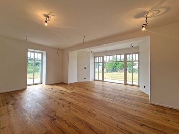 Pronájem kancelářských prostor 676 m², Praha 4 - Braník